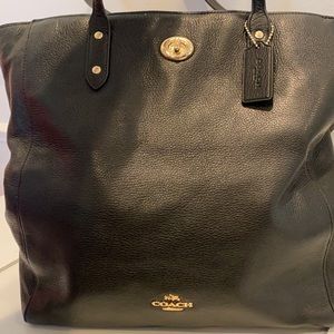 Black leather Coach shoulder bag